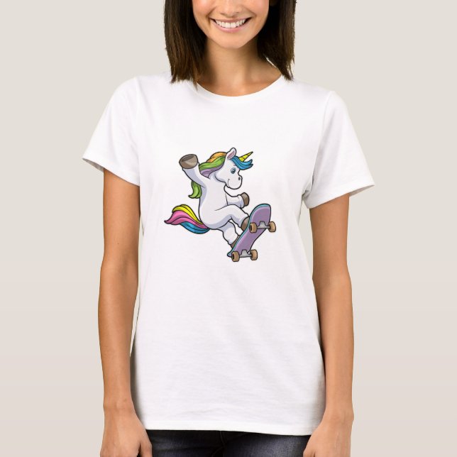 Camiseta Unicorn como skater com skate (Frente)