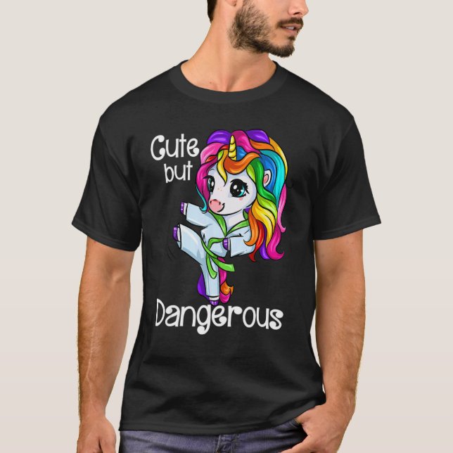 Camiseta Unicorn Cute But Dangerous Funny Karate Taekwondo_ (Frente)