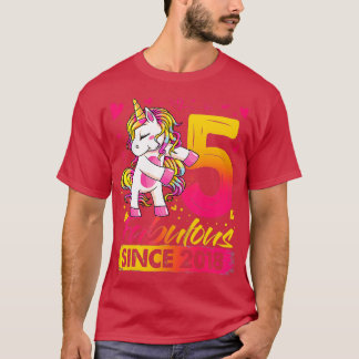 Camiseta Unicórnio Com 5 Anos De Filmagem Oferece 5 de Aniv