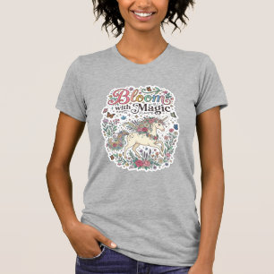 Camiseta Unicórnio Florido com Tipografia Vetorial Premium
