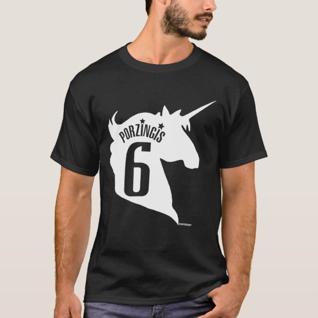 Camiseta Unicórnio - Kristaps Porzingis (Branco) (Frente)