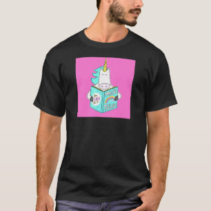 Camiseta Unicórnio Lendo Truques Mágicos Livro Humor Corant