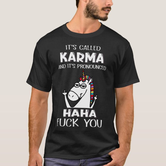 Camiseta Unicórnios Chama-se Karma e é namorado (Frente)