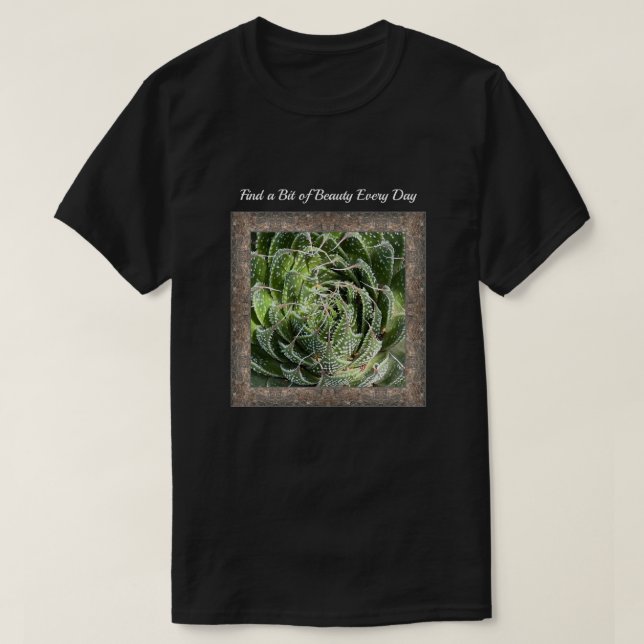 Camiseta Unisex com Lace Aloe Plant (Frente do Design)