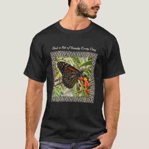Camiseta Unisex com Monarca em Milkweed