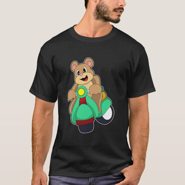 Camiseta Urso como Biker com Patinete.PNG (Frente)