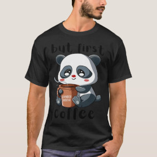 Camiseta Urso de Panda Bonito segurando Boné de café Mocha