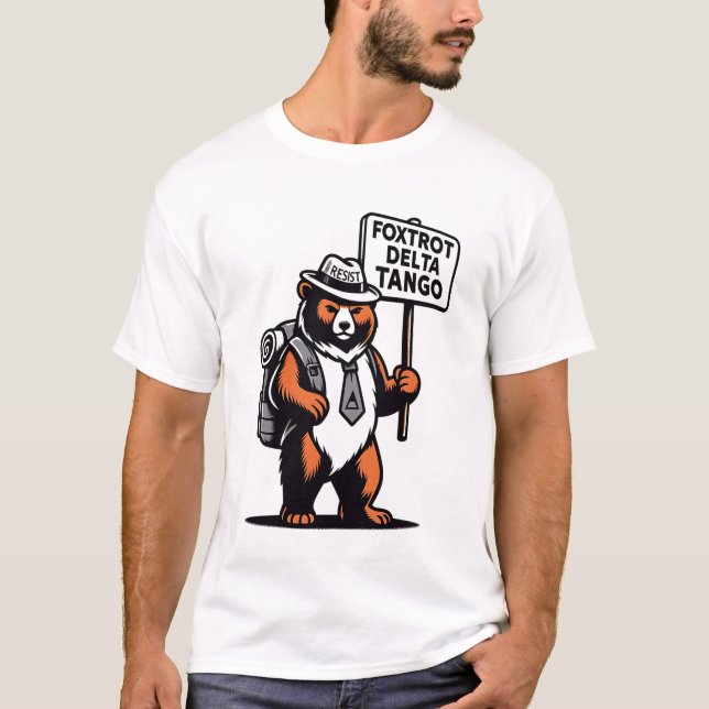 Camiseta Urso Gráfico - Foxtrot Delta Tango Roupa (Frente)