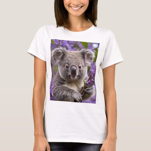 Camiseta Urso Koala Na Árvore Jacaranda, (Frente)