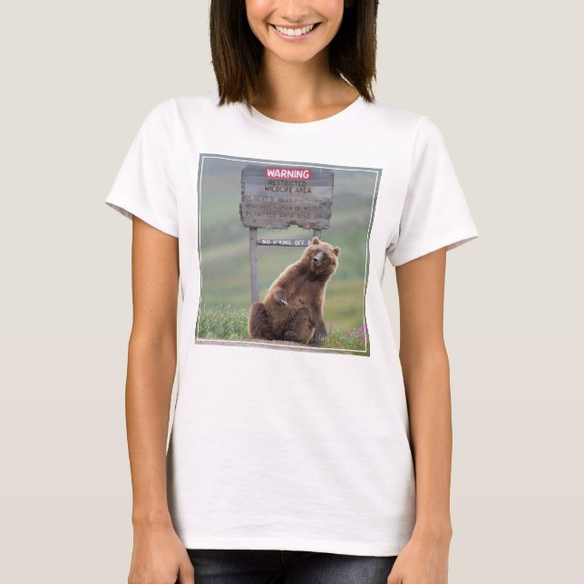 Camiseta Urso Pardo Brinca Com Placa (Frente)