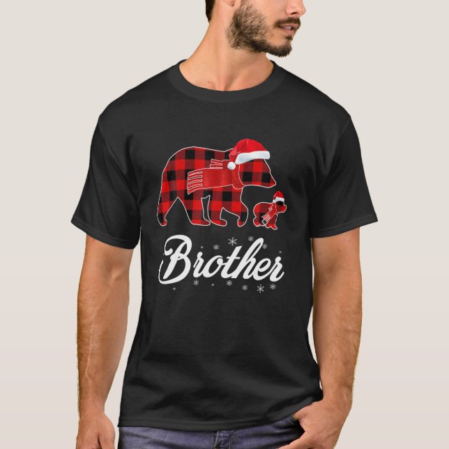 Camiseta Urso Um Irmão Xadrez Vermelho Correspondendo Buffa (Frente)
