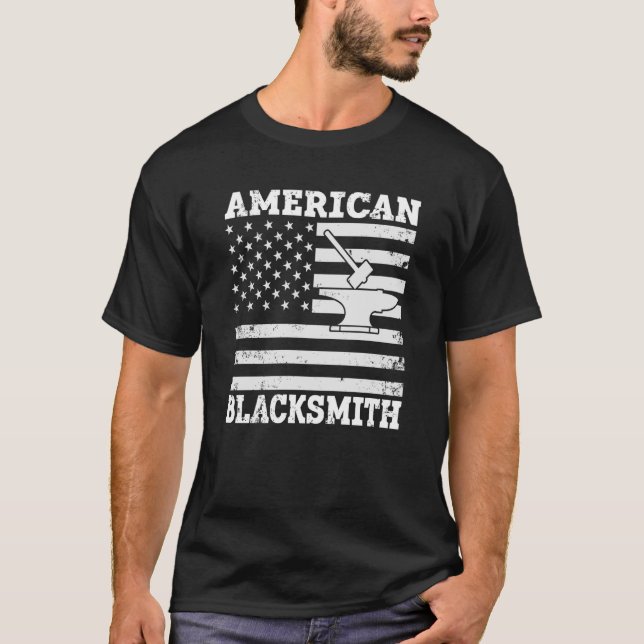 Camiseta US Flag Blacksmithing Anvil & Hammer American Blac (Frente)