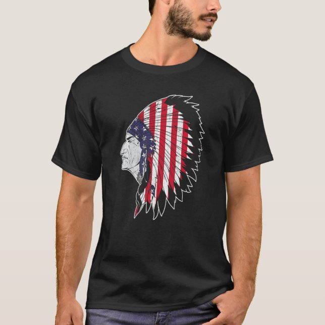 Camiseta US Flag Native American Chief Traditional Indian (Frente)