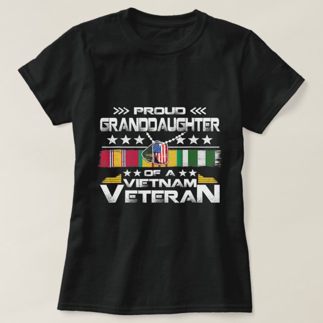Camiseta US Military Family Proud Granddaughter a Vietnam V (Frente do Design)