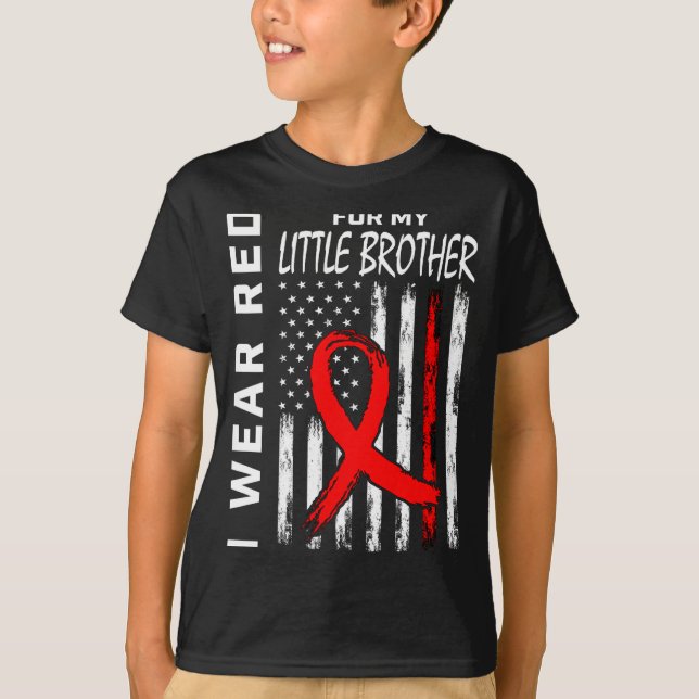 Camiseta Use Laço Vermelho Irmãozinho Consciente da Doença  (Frente)