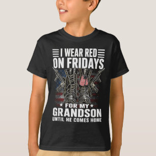 Camiseta Use vermelho às sextas-feiras em apoio militar ao