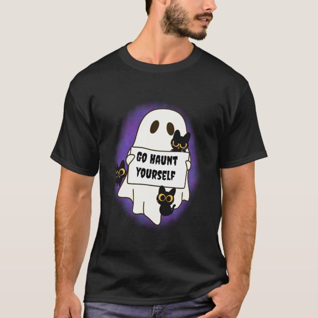 Camiseta Vá Assombrar a Si Mesmo Fantasma Segurando Placa c (Frente)