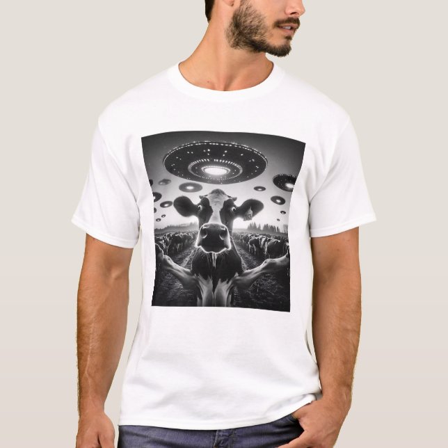 Camiseta Vaca Alienígena engraçada OVNI Vaca Leiteira Selfi (Frente)