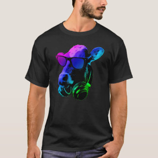 Camiseta Vaca Com Óculos De Sol E Fones De Ouvido