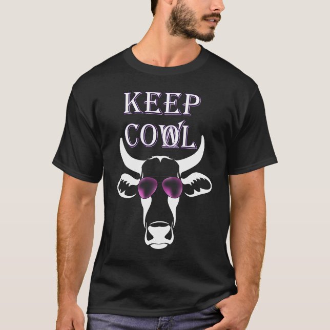 Camiseta Vaca com óculos de sol roxos fique calma (Frente)
