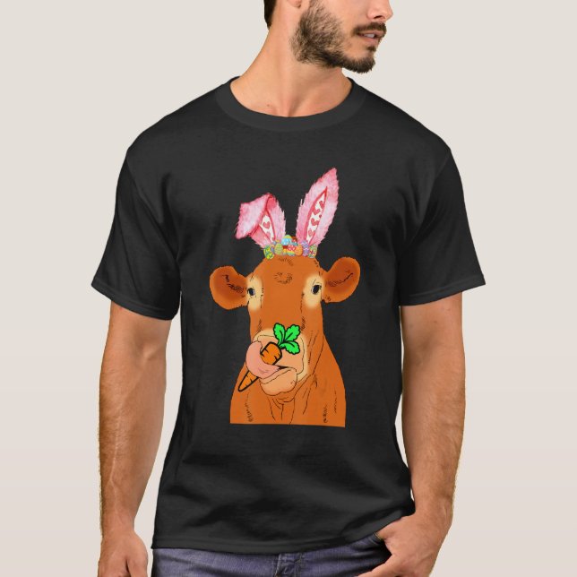 Camiseta Vaca Com Orelhas de Coelho Dia de Páscoa Caçando O (Frente)