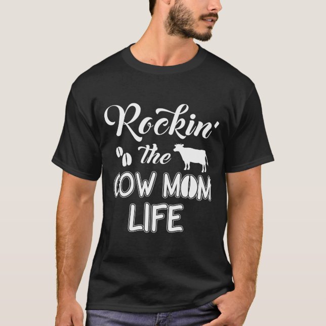 Camiseta Vaca Engraçada Rockin A Vaca Mãe (Frente)
