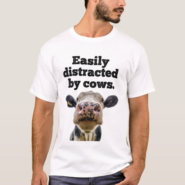 Camiseta Vaca Moo Engraçada, Látea facilmente distraída por (Frente)