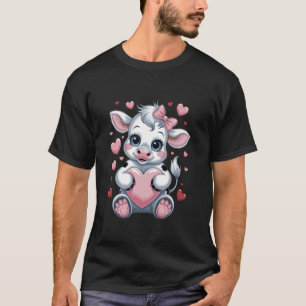 Camiseta Vaca Segurando Coração Laço Coquete Rosa Preto e B