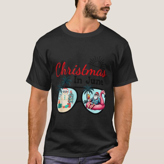 Camiseta Vacation Christmas In June Sungles Santa Flamingo  (Frente)