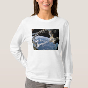 Camiseta Vaivém espacial Atlantis e uma nave espacial de