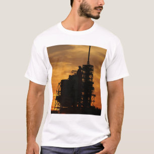 Camiseta Vaivém espacial Atlantis na plataforma de
