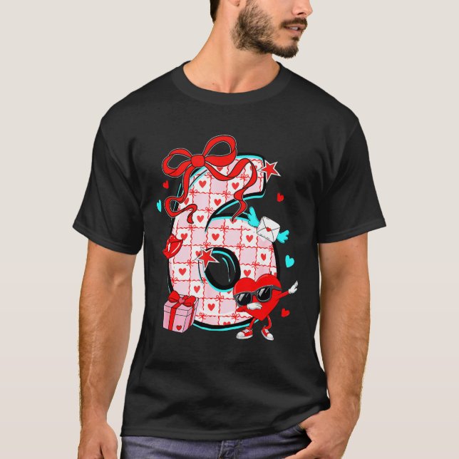 Camiseta Valentine 67 Seis Sete Meme Corações Dabbing Combi (Frente)