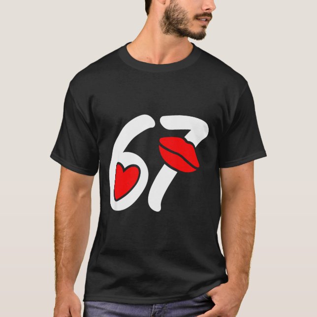 Camiseta Valentine’s Day 67 Meme Lips And Heart Funny Six S (Frente)