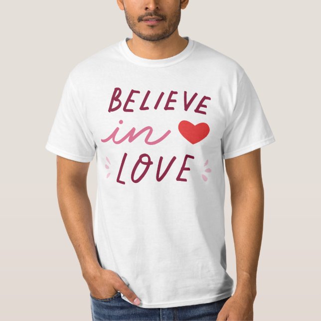 Camiseta Valentine’s Day Love Charm (Frente)