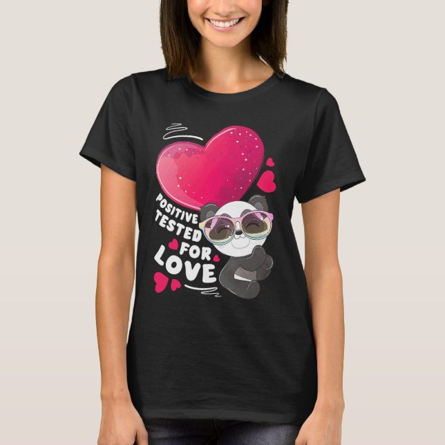Camiseta Valentine's day panda with heart (Frente)