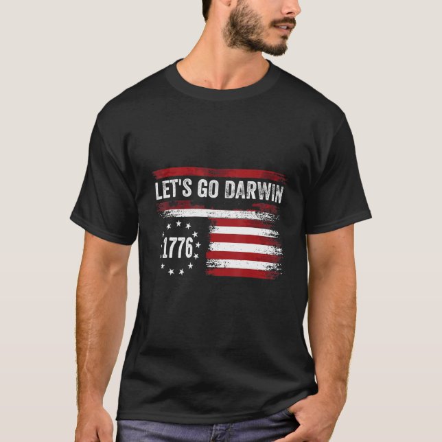 Camiseta Vamos Darwin Funny Usa Bandeira Política para as M (Frente)
