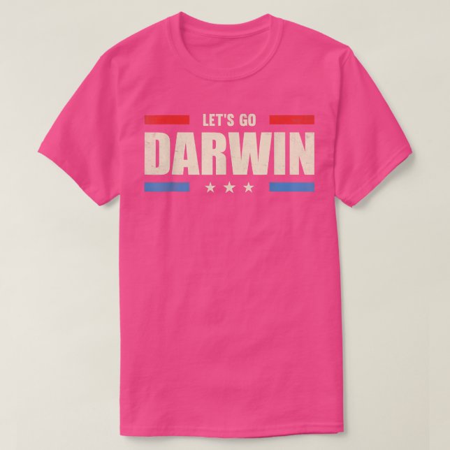 Camiseta Vamos Darwin Sarcástico dizendo: "A Mulher do Home (Frente do Design)