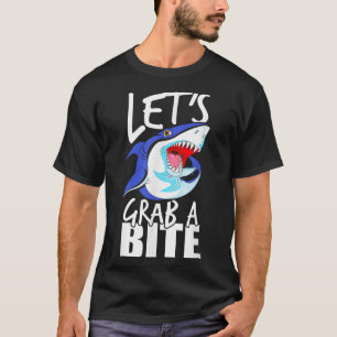 Camiseta Vamos Pegar Um Humor Com Gráfico De Tubarões Sárct