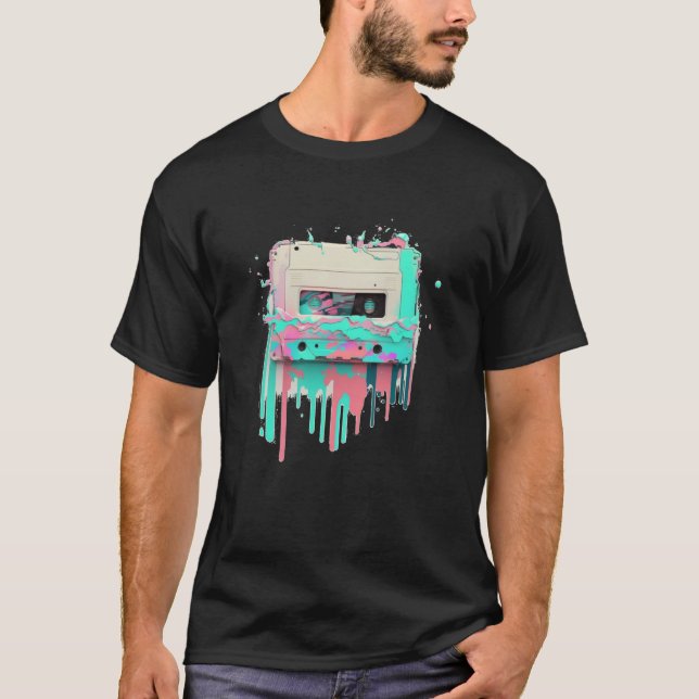 Camiseta Vaperwave Aesthetic Glitch Cassette Tape Retrowave (Frente)