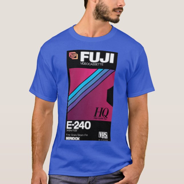 Camiseta Vaporwave VHS Fuji E240HQ boy family (Frente)