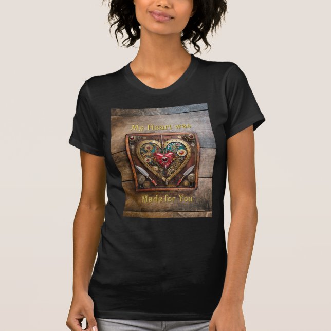 Camiseta Vaqueiro de Rubis e Adagas Steampunk no Dia dos Na (Frente)
