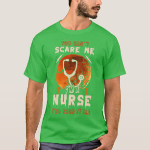 Camiseta Vassoura-de-design do Dia das Bruxas assustadora
