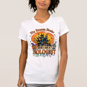 Camiseta Vassoura Quebrou Biólogo Halloween Castelo Assombr