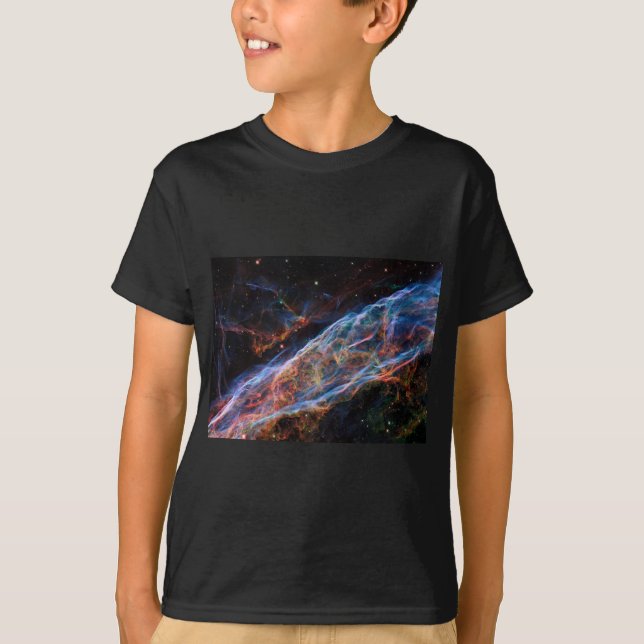 Camiseta Veil Nebula Supernova Mantém Telescópio Hubble (Frente)