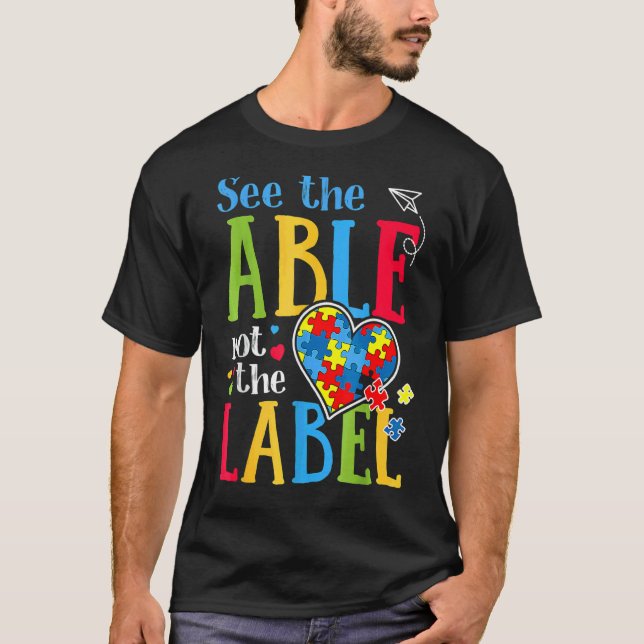 Camiseta Veja O Rótulo Que Autism Quebra-cabeça Love Ouvir (Frente)