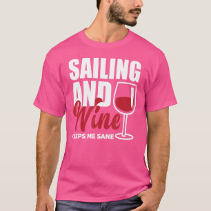 Camiseta Vela e Vinho Me Mantêm São Capitão Licença de Nave