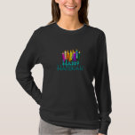 Camiseta Velas coloridas de Chanukah<br><div class="desc">Design colorido de velas de Hanukah com subtítulo Hanukah feliz.</div>