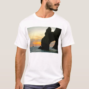 Camiseta Veleiro tradicional no por do sol, arcos da rocha
