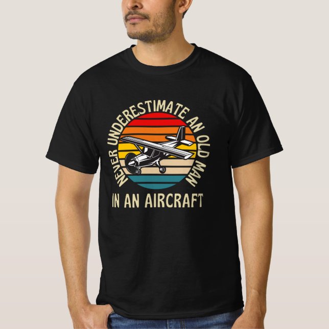Camiseta Velho Homem Num Piloto Engraçado De Aeronave (Frente)