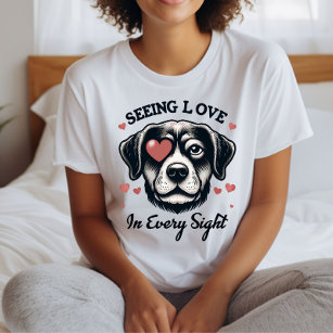 Camiseta Vendo Amor Em Todas As Visão, Cachorros Por Perto